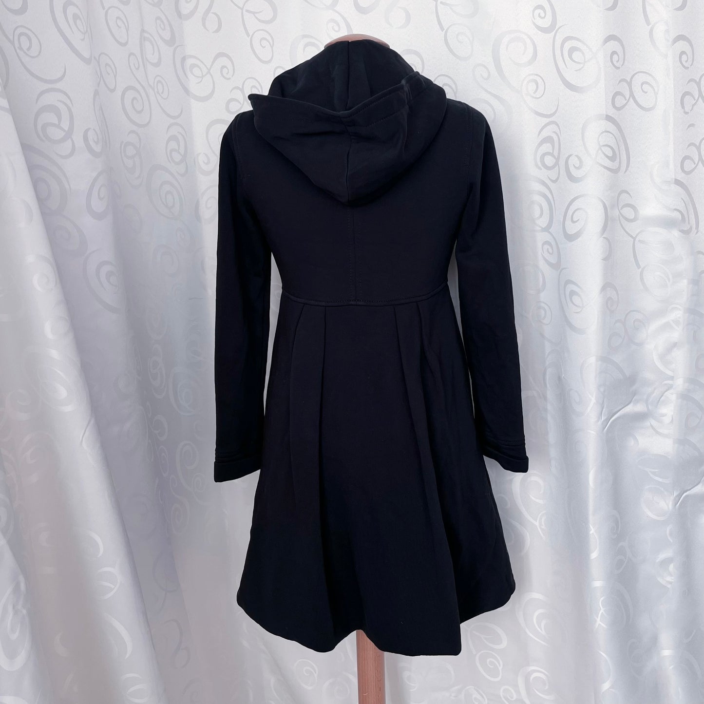 Gothic / Jirai Kei princess style black United Colors of Benetton coat 🦇💜