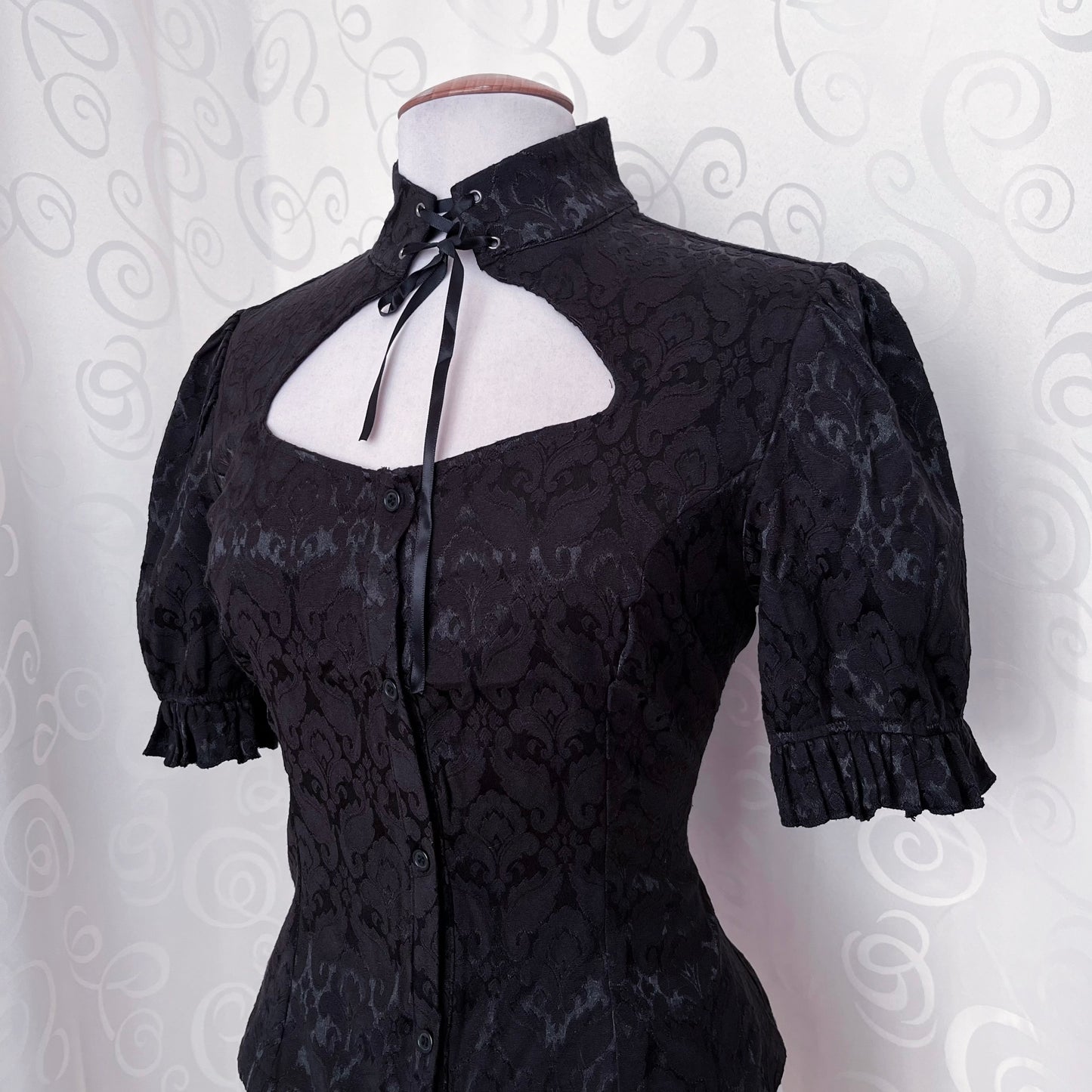 Dracula Gothic victorian style Short Sleeved Brocade Keyhole Blouse 🖤🦇
