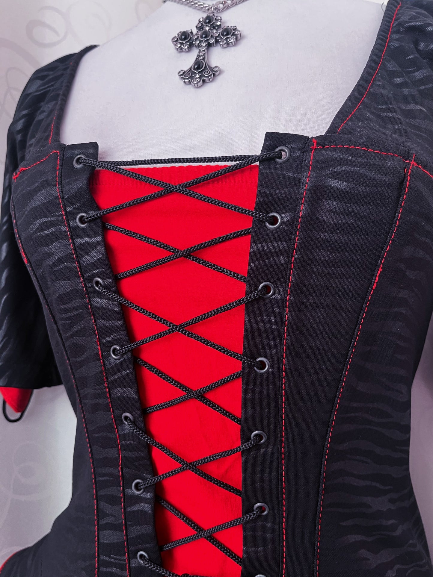 Iconic Vampire Gothic lace-up dress with zebra print ❤️🧛🏼‍♀️