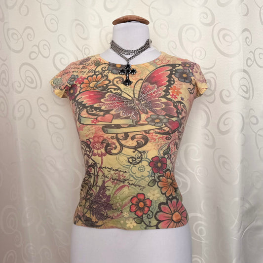 00’s graphic Tee with rhinestone-embellished details 🦋✨