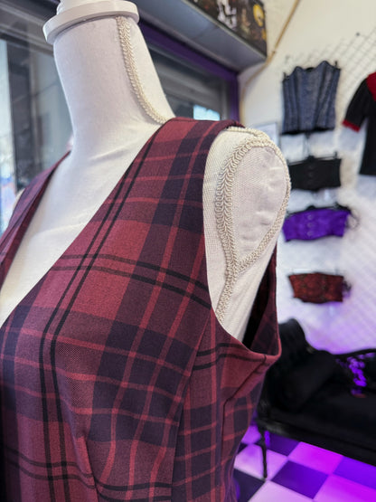00’s tartan burgundy vest 🍷