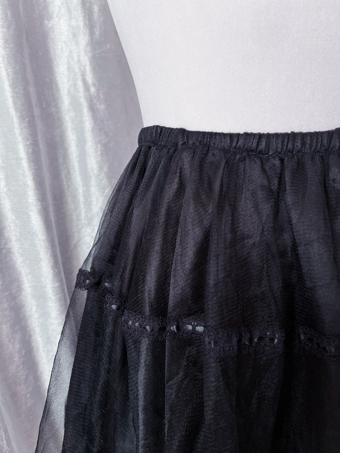 Modern dark coquette/ horror protagonist tulle skirt 🗝️🎀