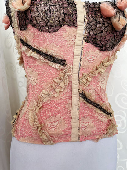 Iconic 00’s fairy rose & beige lace corset top 🌸🪷