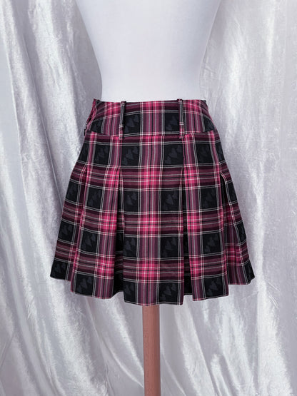 Woolen pink plaid skirt with heart print details 🎀