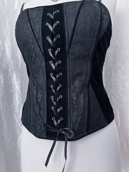 Gothic corset with velvet & lace-up detail 🦇