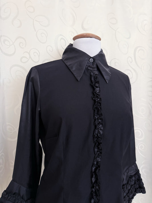 00’s Gothic black shirt with ruffle details & bell sleeves 🦇🌀