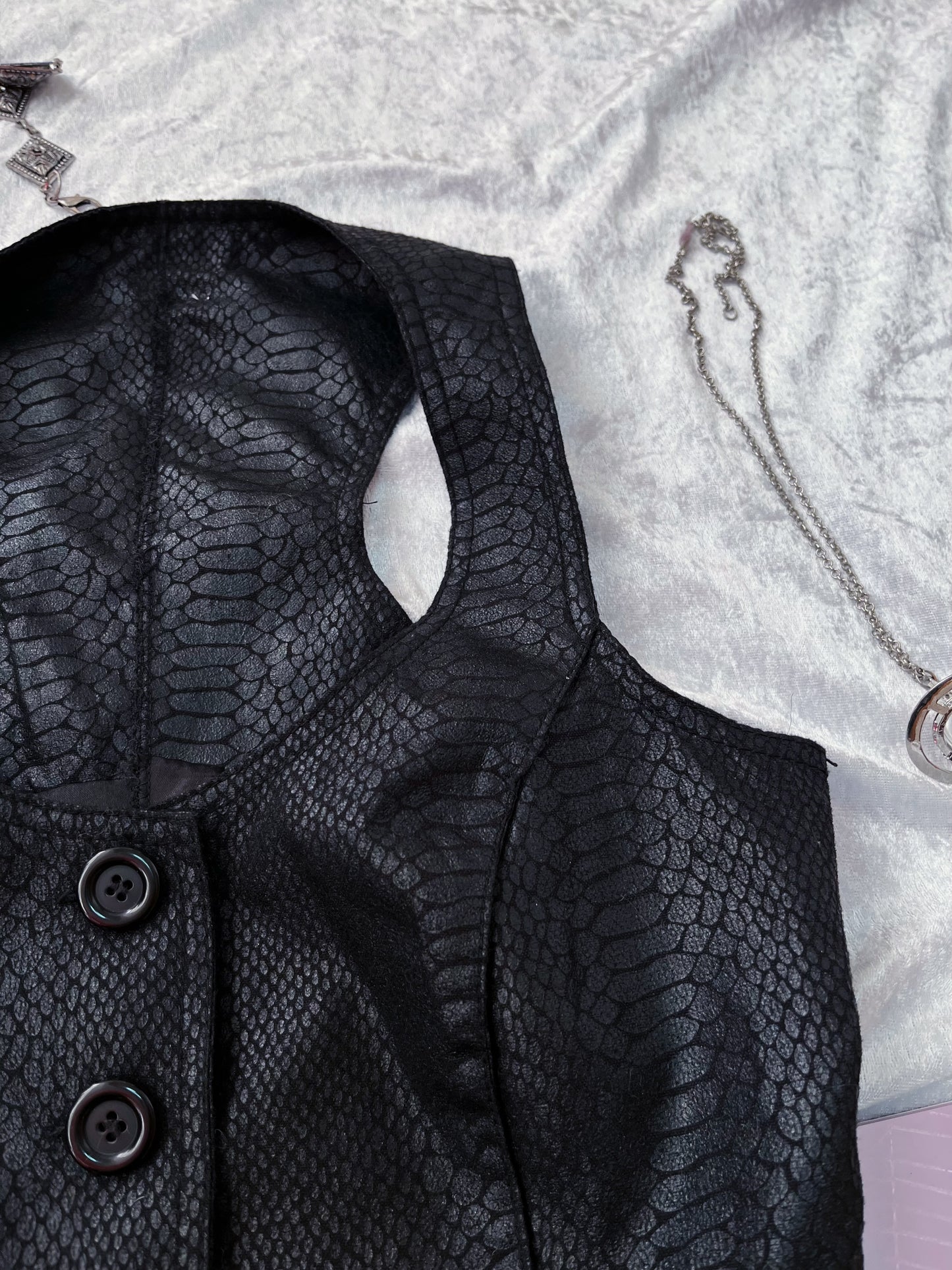 Iconic Alt faux leather snake print vest 🐍🖤