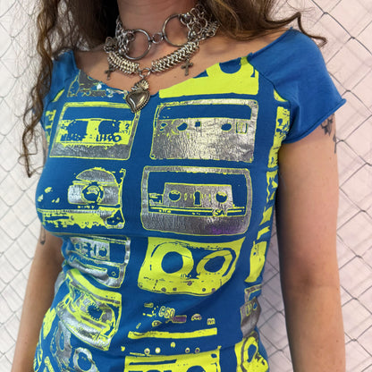 Fishbone graphic top with cut-out back detail 📹