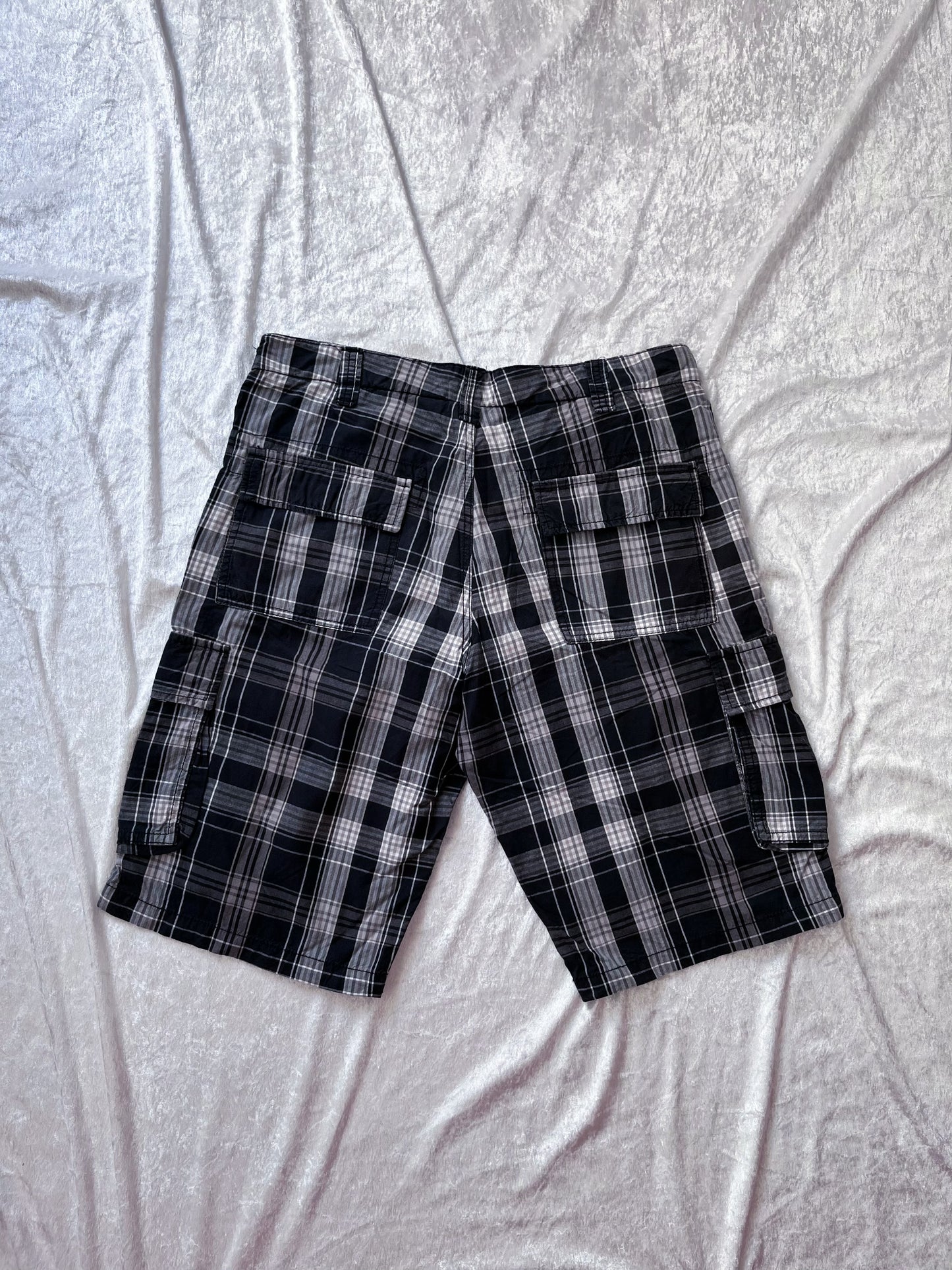 Men’s emo plaid jorts 🎹🎸