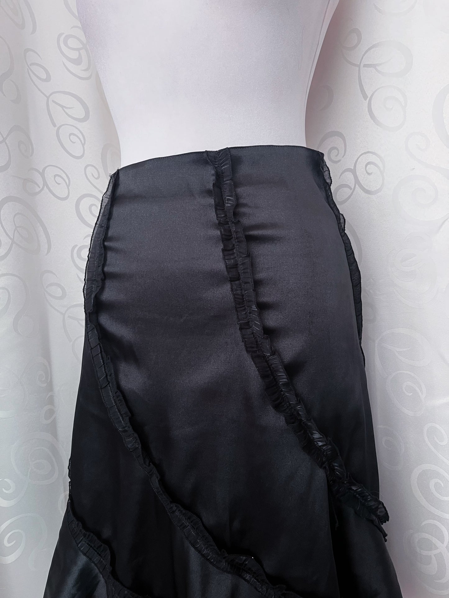 00’s whimsy asymmetrical black satin skirt 🦇🧚🏾