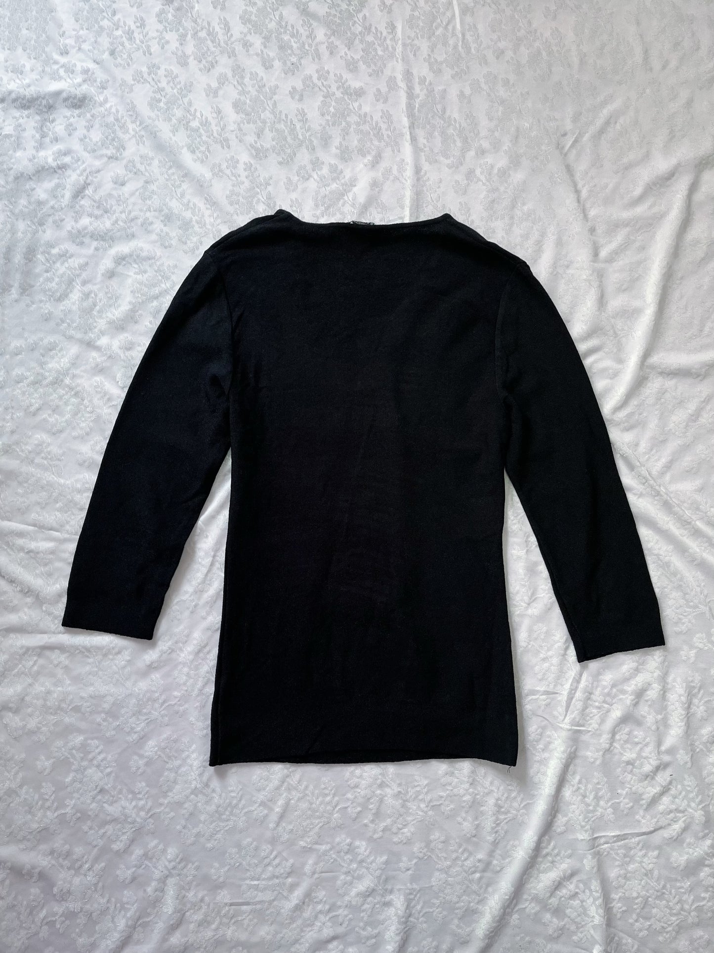 00’s black cut-out top