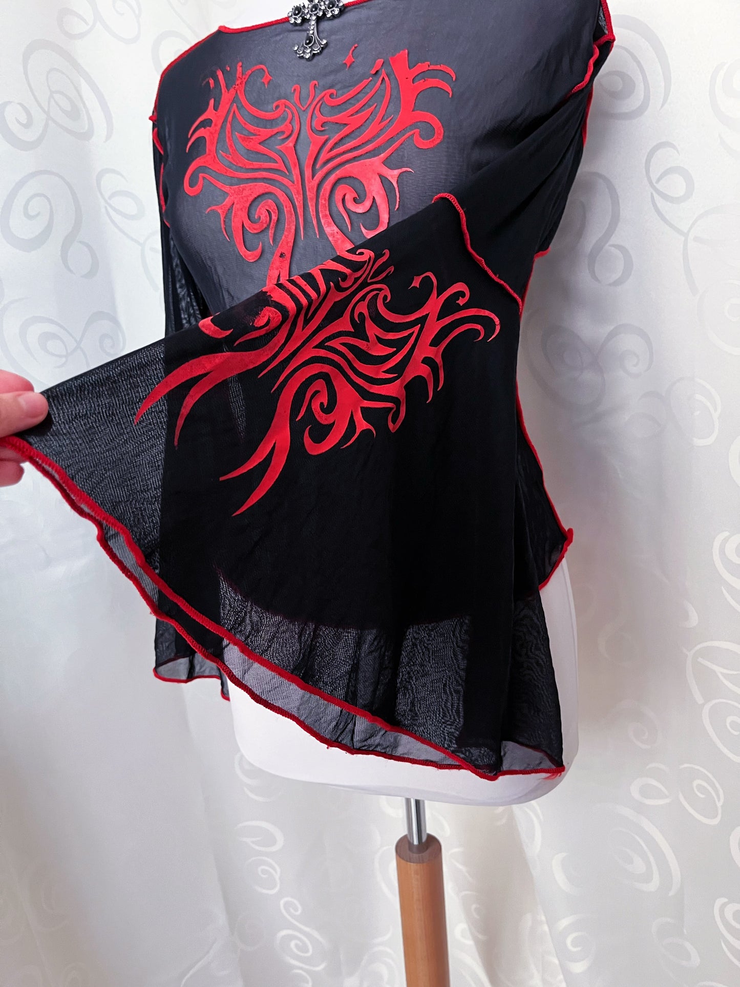 00’s Dark Star gothic mesh tribal print top with bell sleeves 🫀❤️