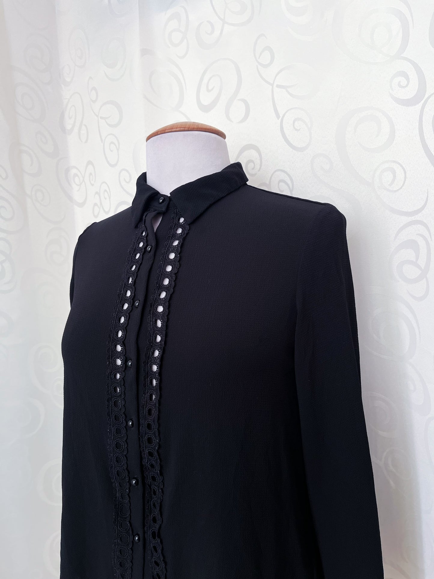 00’s Gothic/Jirai Kei black shirt 🏰🕷️