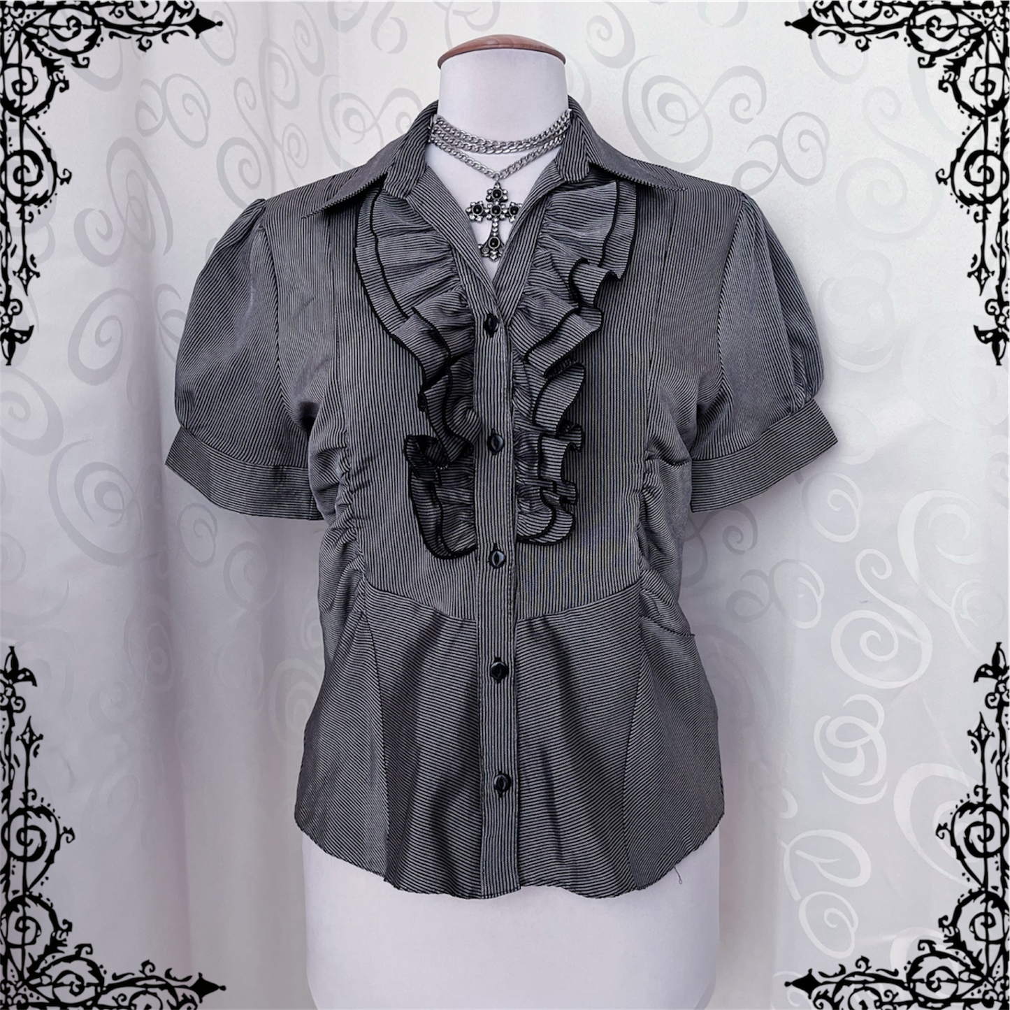00’s Gothic/Jirai Kei ruffle shirt 🖤🌀