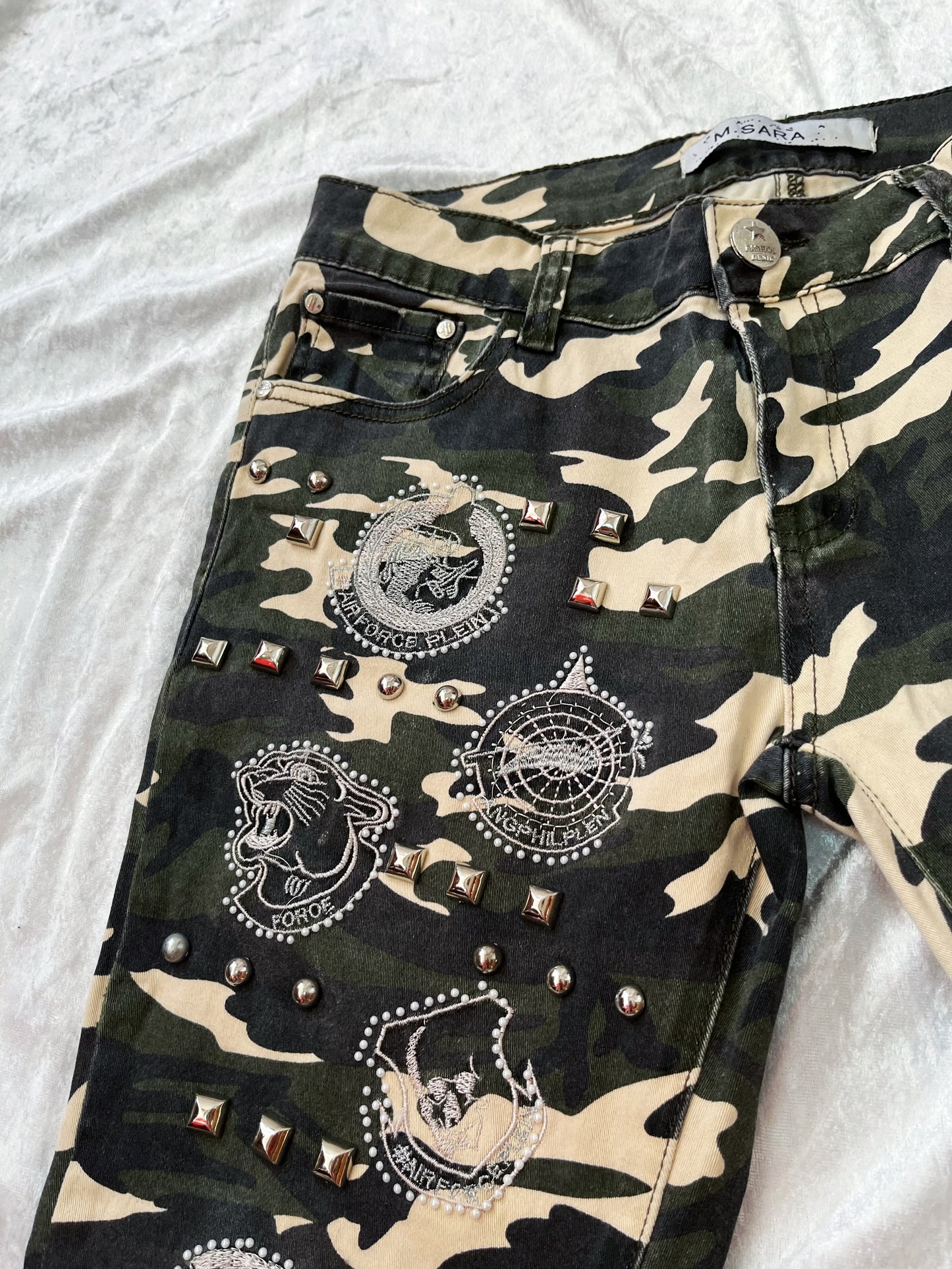 Alt ripped army jeans 🕸️🔫🦇