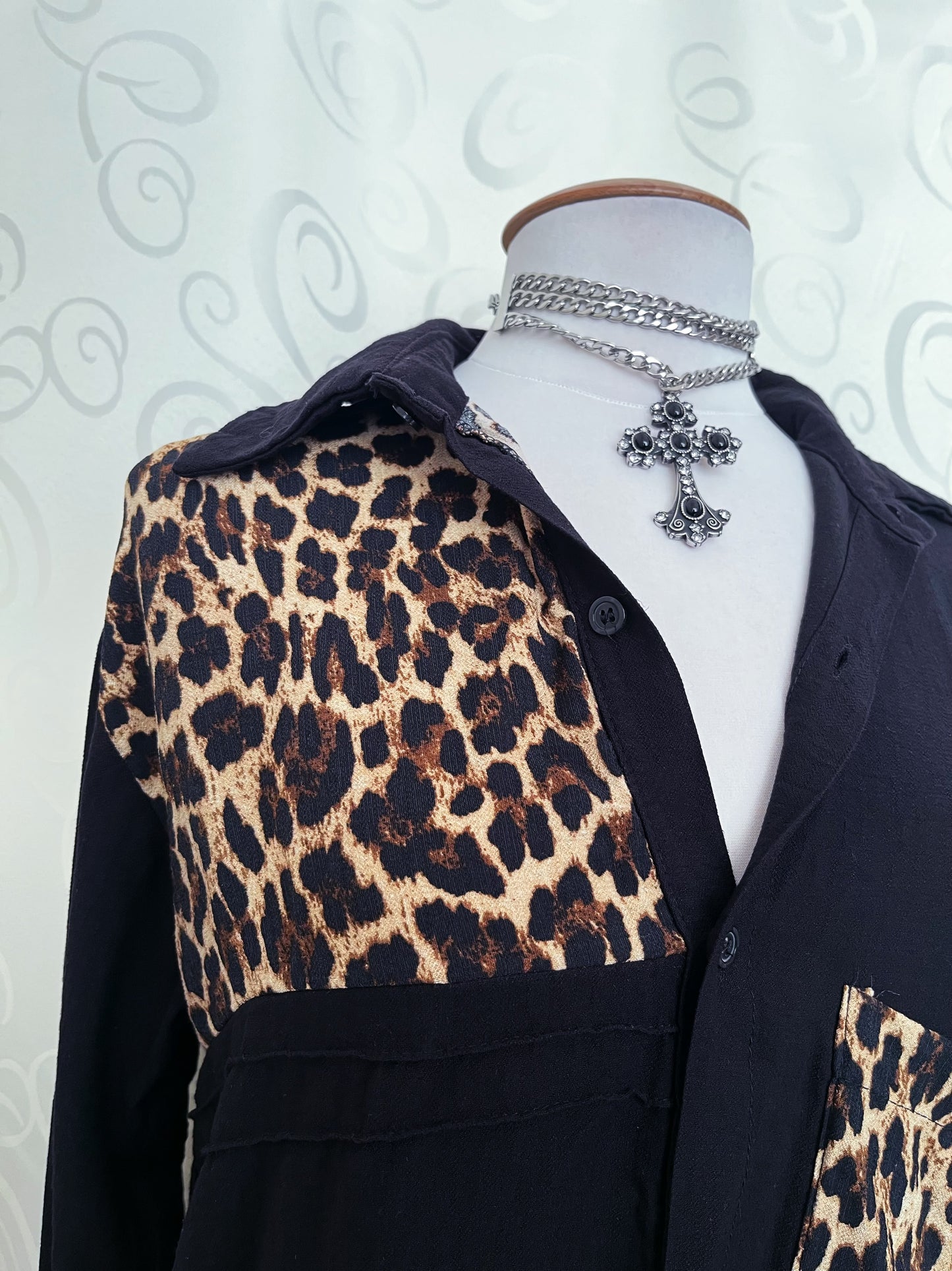 00’s Alt black & animal print patchwork shirt 🐾🐆