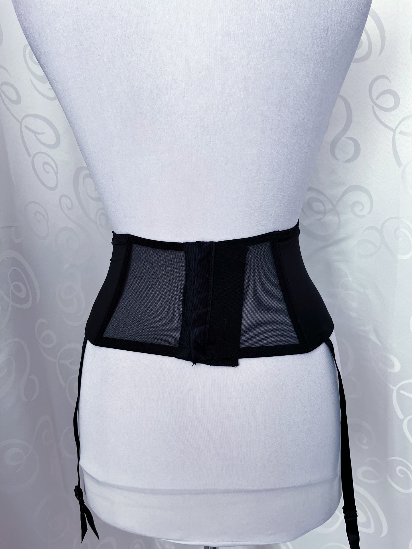 Gothic lace-up waist corset with garters 🕷️🕸️