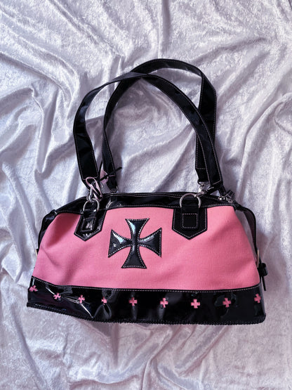 00’s gothic pink shoulder bag with cross design 🎀💀