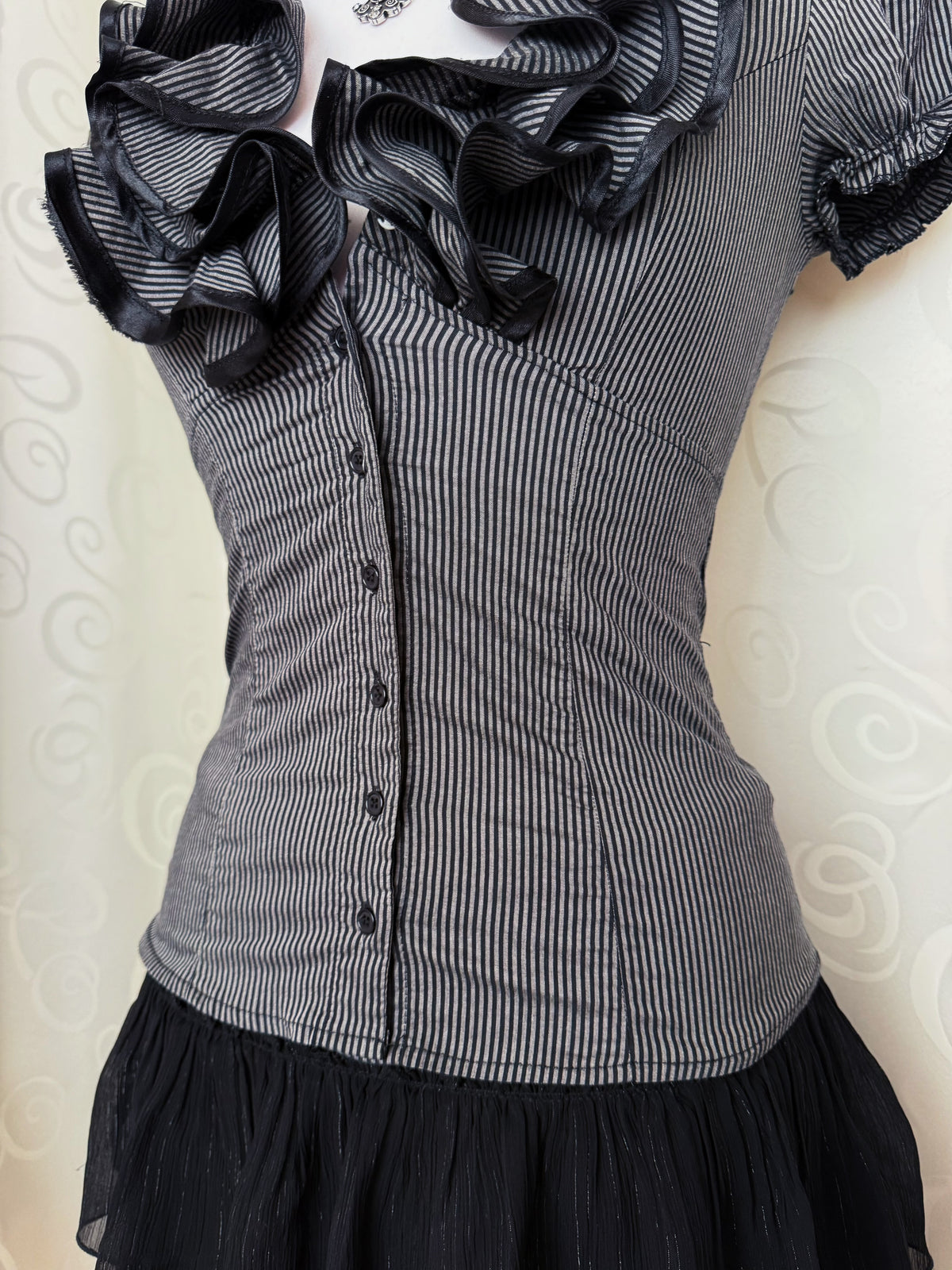 Horror Protagonist/Dark Coquette style ruffle striped shirt 🎞️🗝️