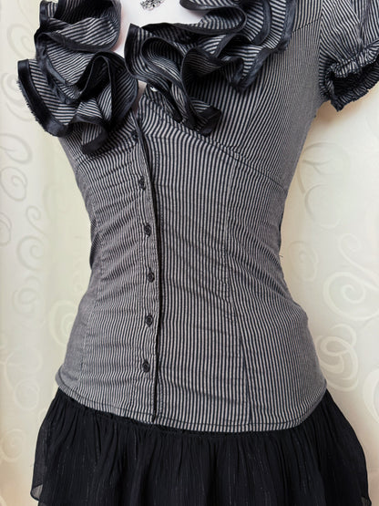 Horror Protagonist/Dark Coquette style ruffle striped shirt 🎞️🗝️