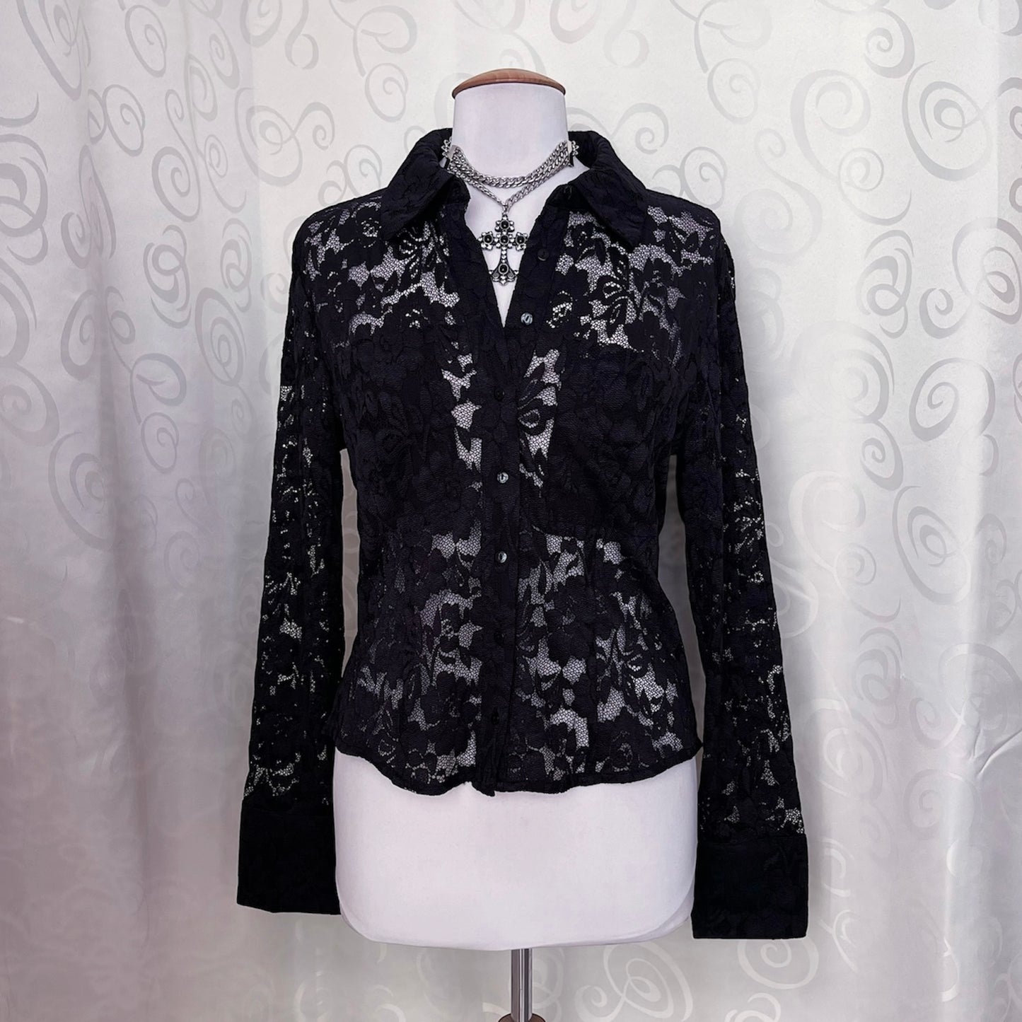 Iconic Gothic lacey black shirt 🕷️