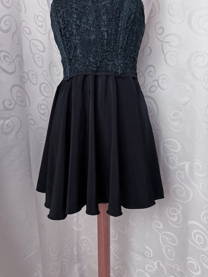 00’s Gothic black dress 🕷️