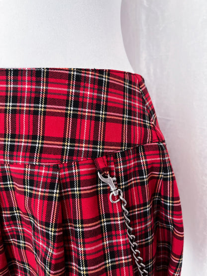 Emo/punk plaid red skirt by Cool Cat ❤️🖤