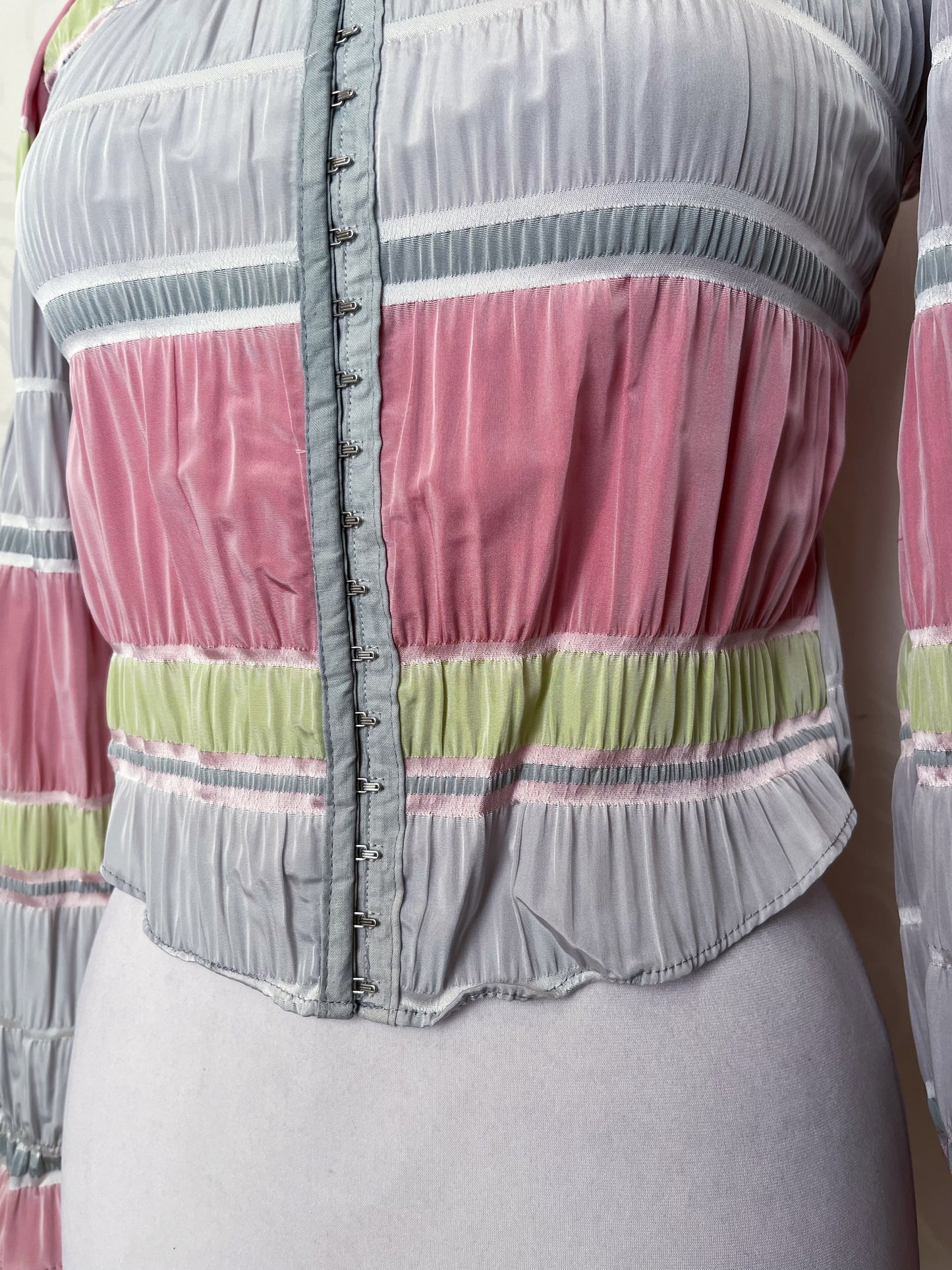 00’s deadstock colorful coquette shirt that closes with metal hooks 💜🌀