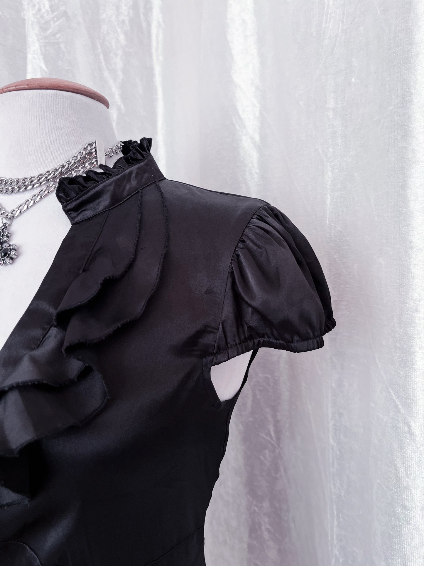 Gothic coquette black ruffle shirt 🎀