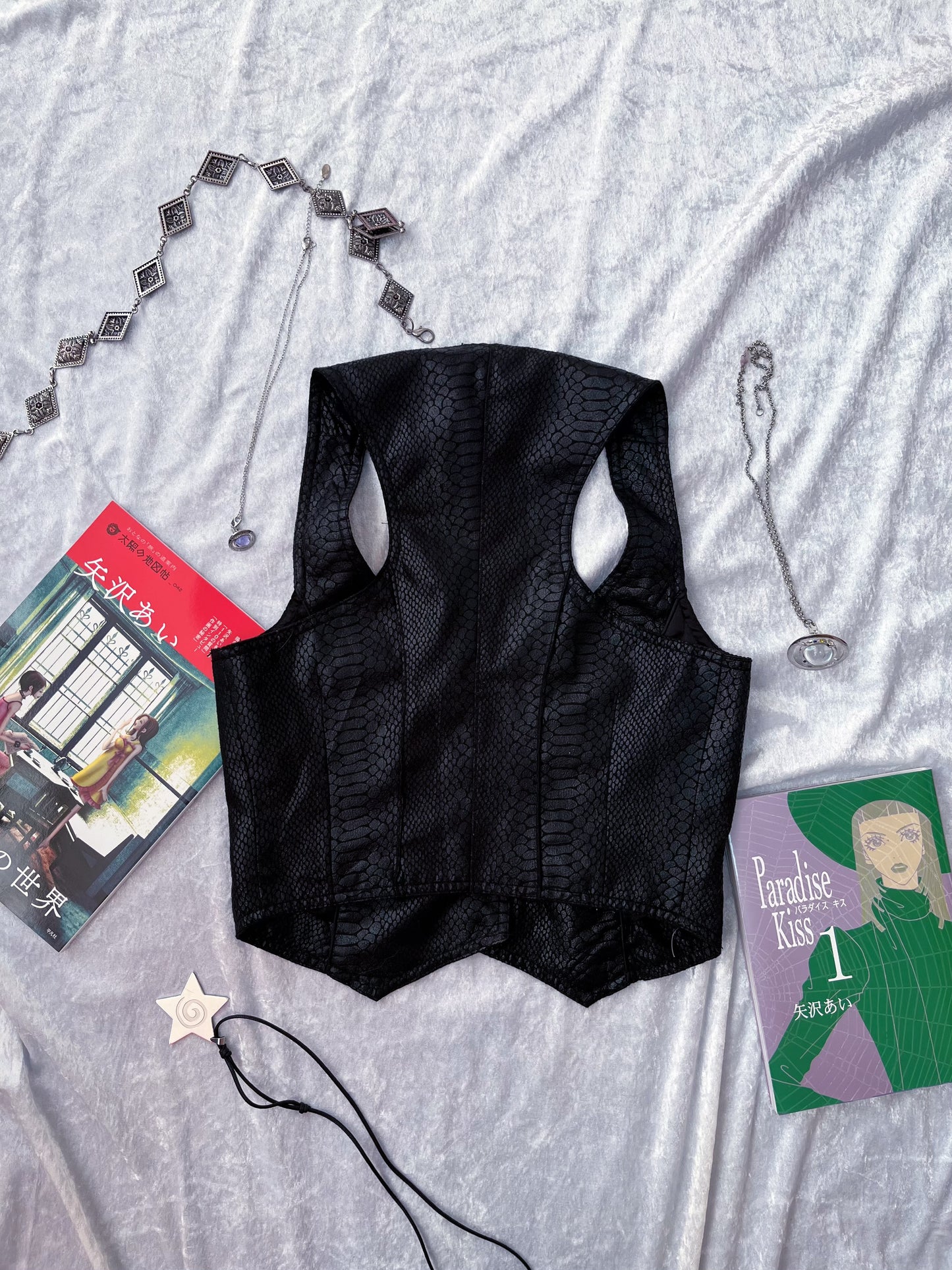 Iconic Alt faux leather snake print vest 🐍🖤