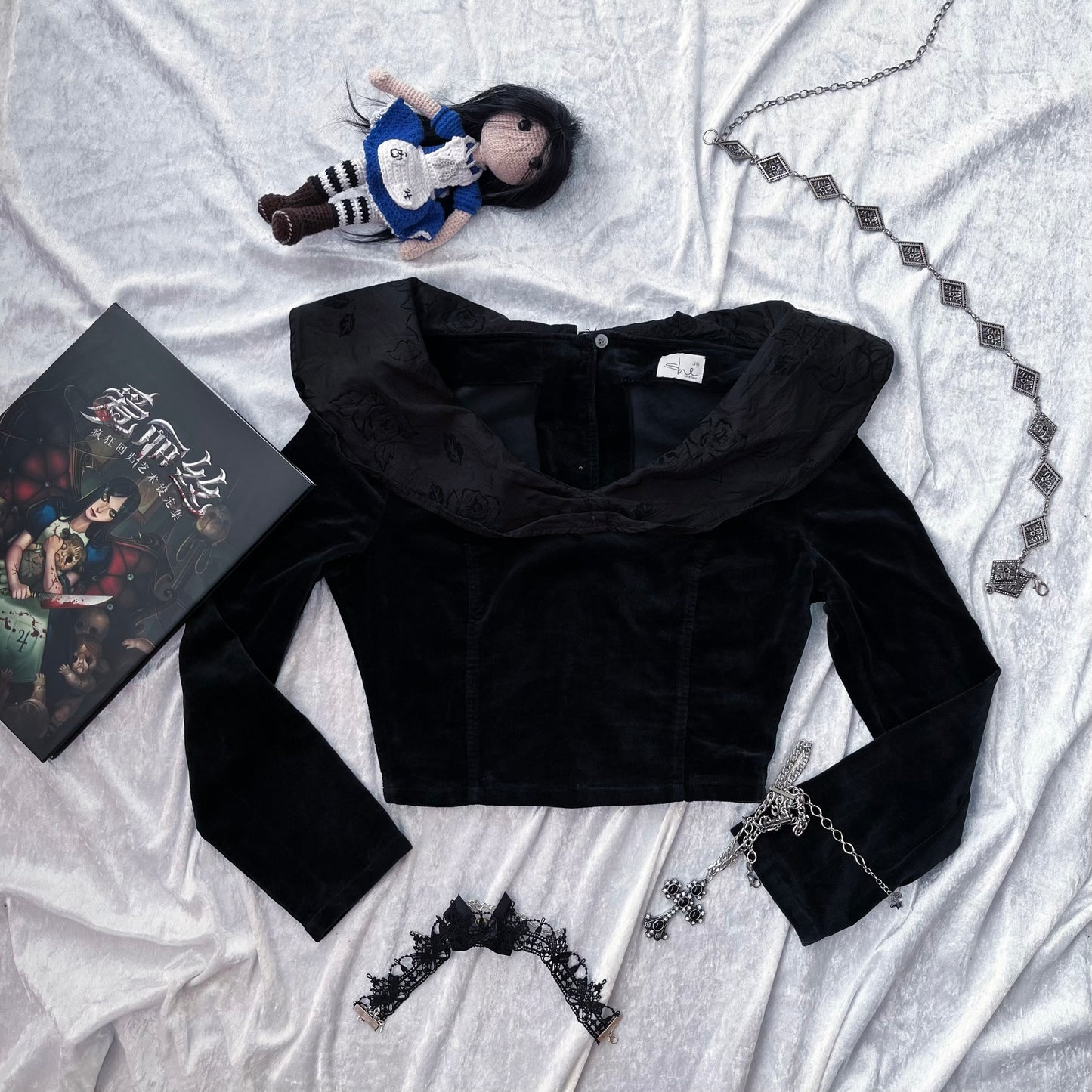 Vintage whimsygoth black velvet top 🦇🌀