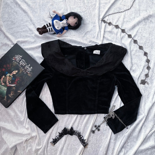 Vintage whimsygoth black velvet top 🦇🌀