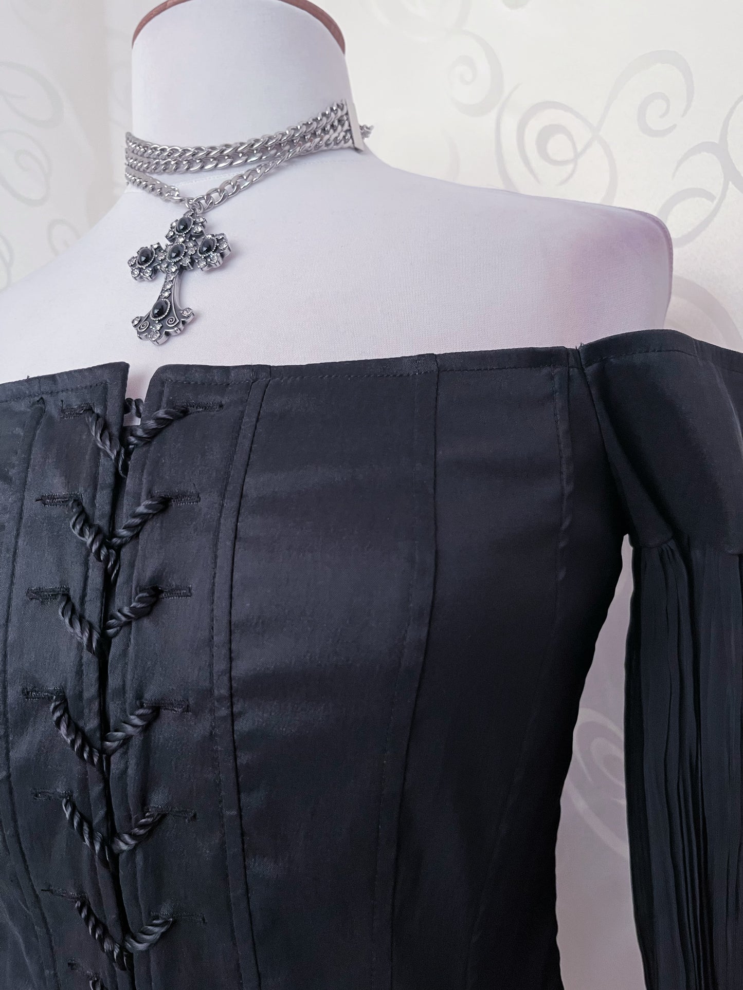 00’s Gothic Vivien Caron lace-up corset with mesh sleeves 🕷️