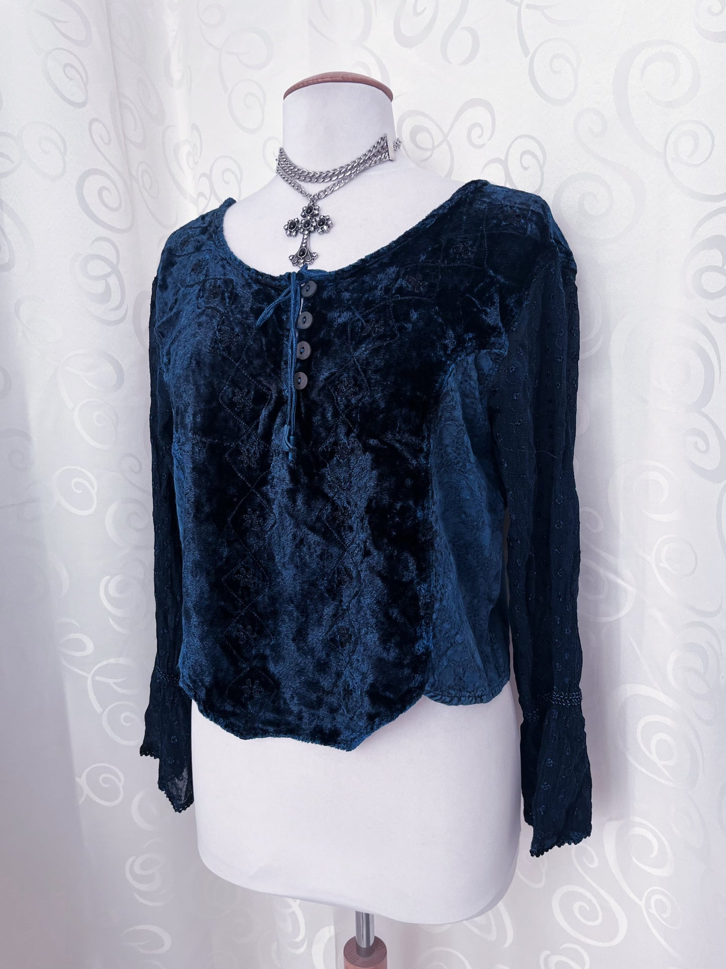 00’s whimsygoth fairy velvet & lacey top 🌀🦋