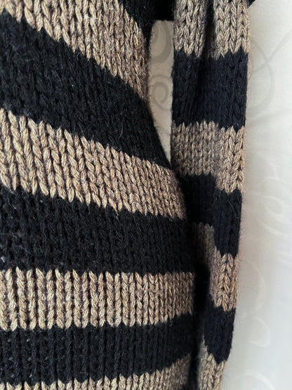 Iconic emo striped knit off-shoulder tunic 🕷🗝