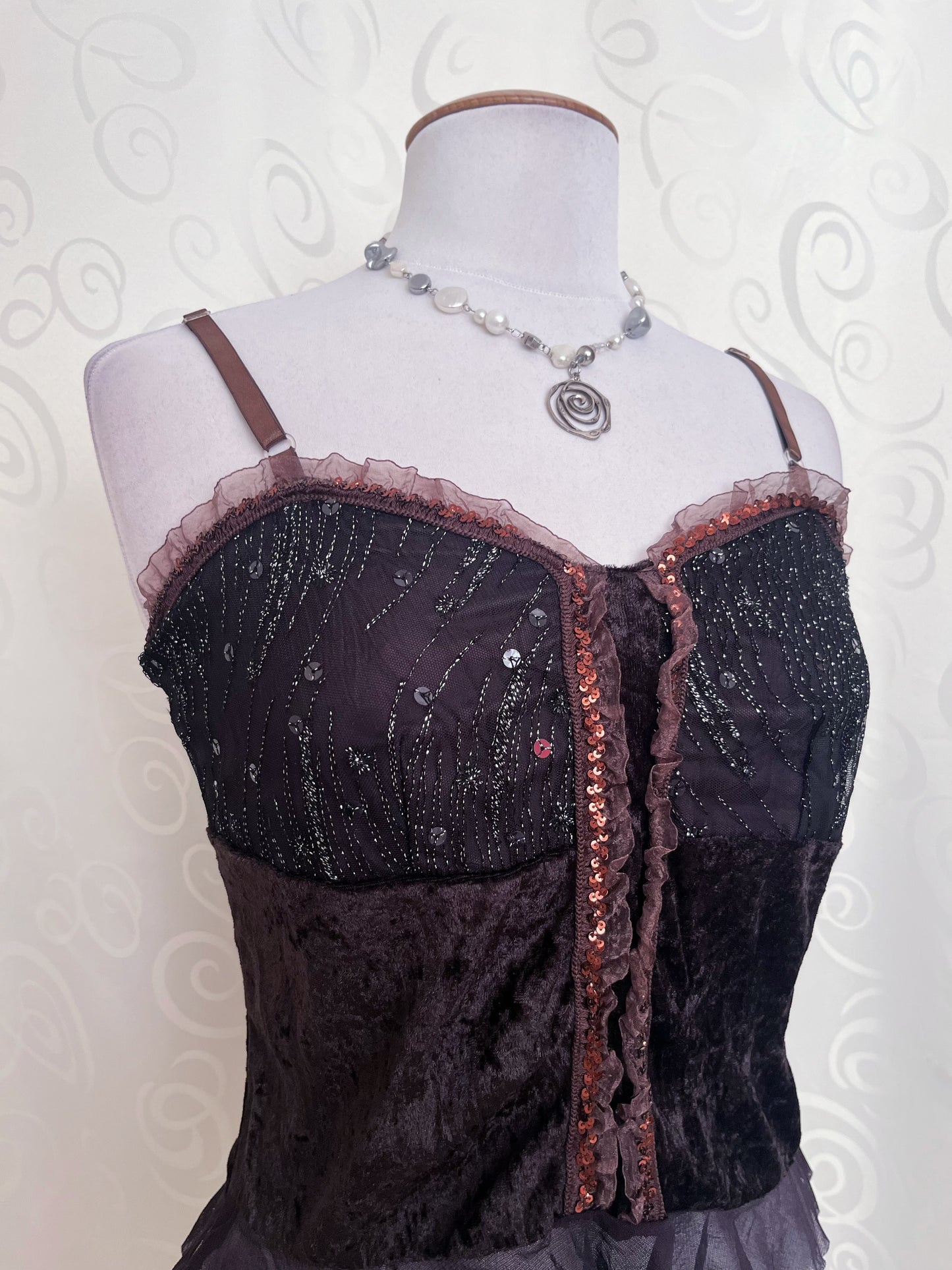 00’s deadstock whimsy fairy brown top with velvet, sequin & tulle detail 🌀🐌