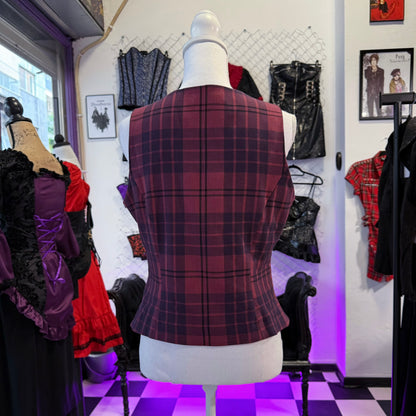 00’s tartan burgundy vest 🍷
