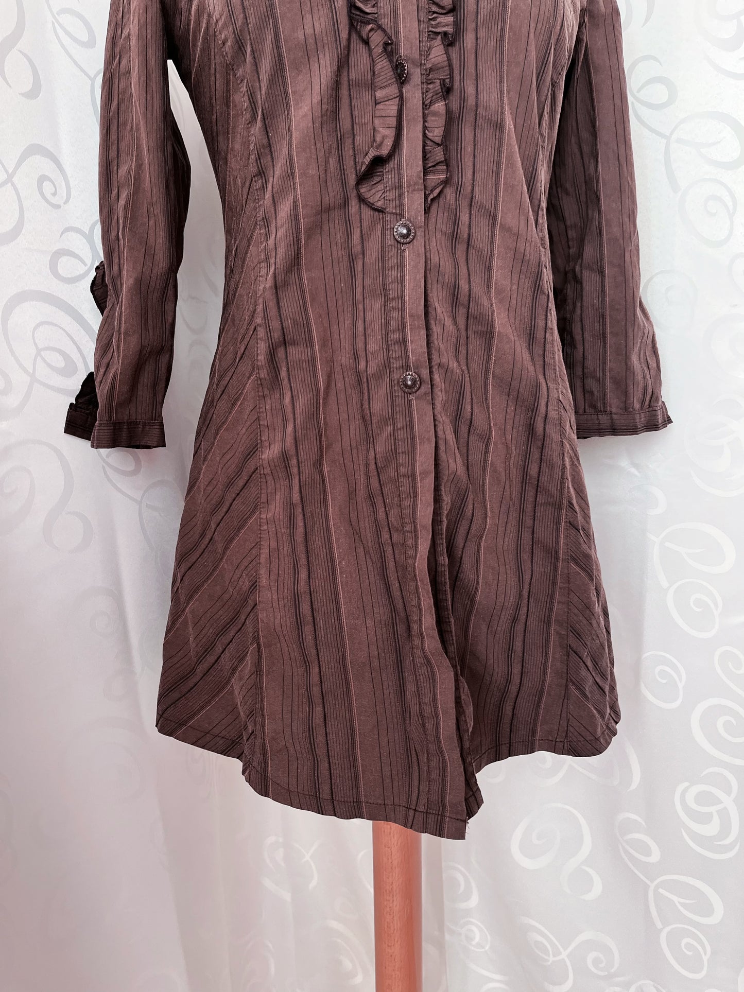 00’s Jirai Kei striped brown shirt with ruffles on the front & back 🐌