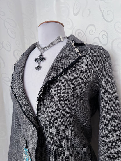00’s Dark Academia light blazer with iconic Y2K embroidery back details 💀👑