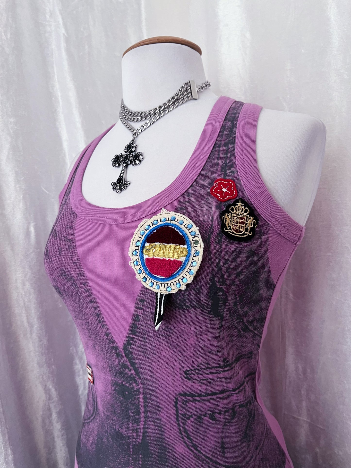 00’s pink woman tank top with vest print & patches