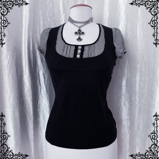 Horror protagonist / dark coquette top 🔦🎞️📷