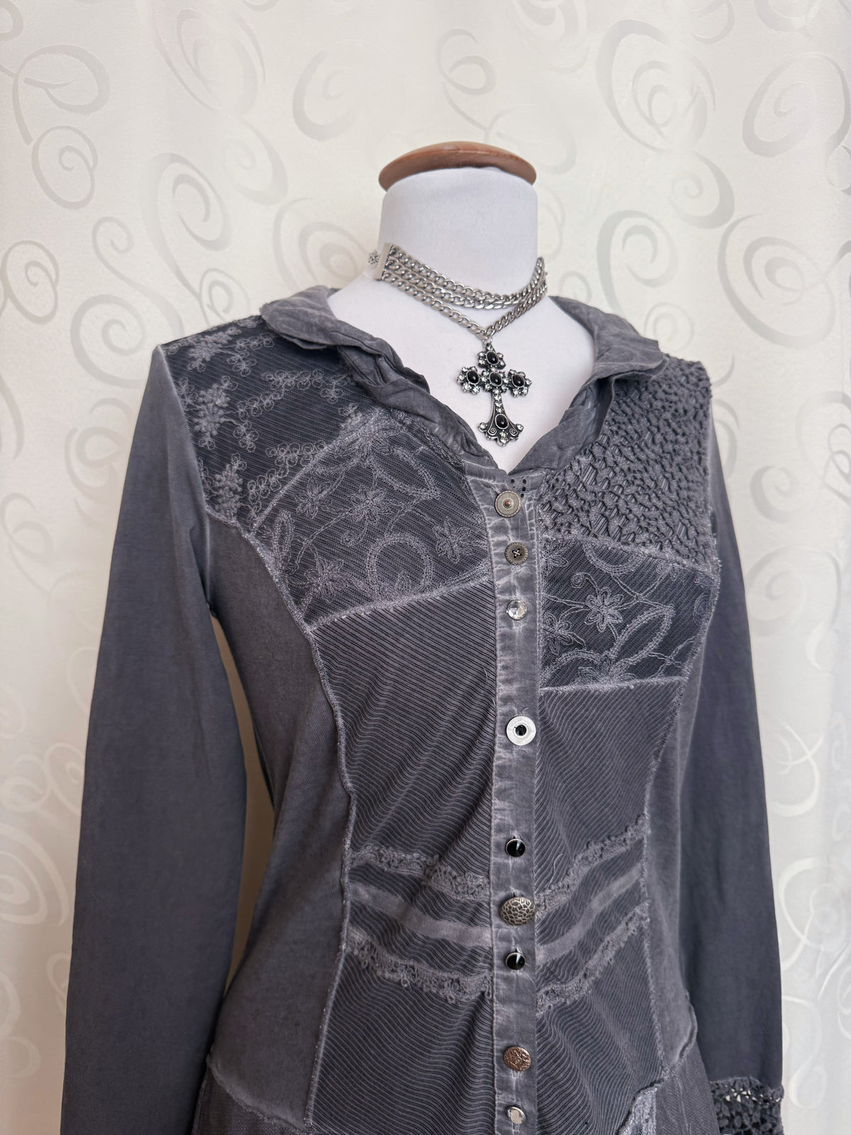 00’s whimsygoth patchwork grey jacket with lace details 🦇🗝️🦋