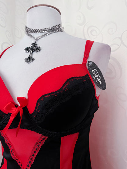 Vampire black & red bustier nightgown ❤️