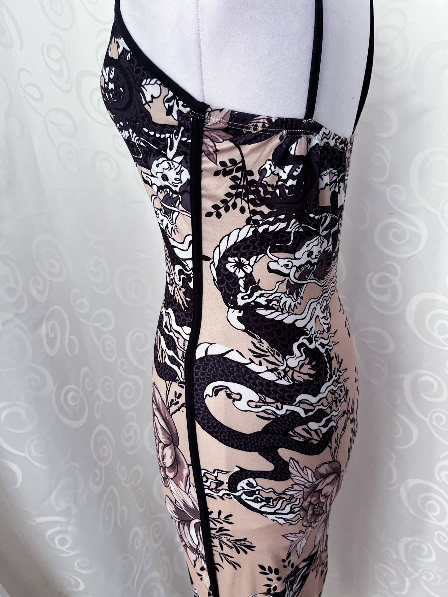 Modern deadstock dragon maxi dress 🐉
