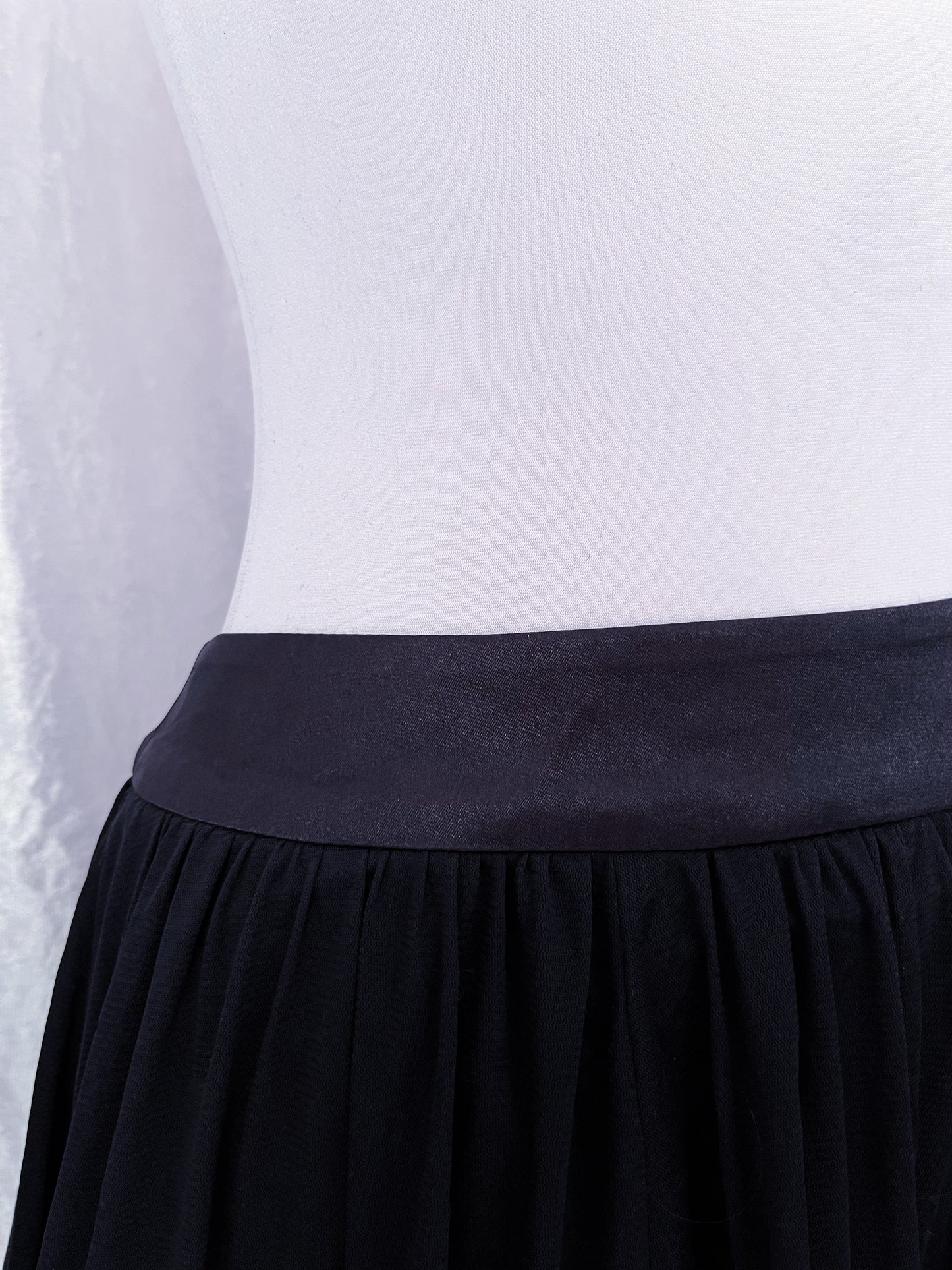 Gothic / dark coquette skirt 🖤
