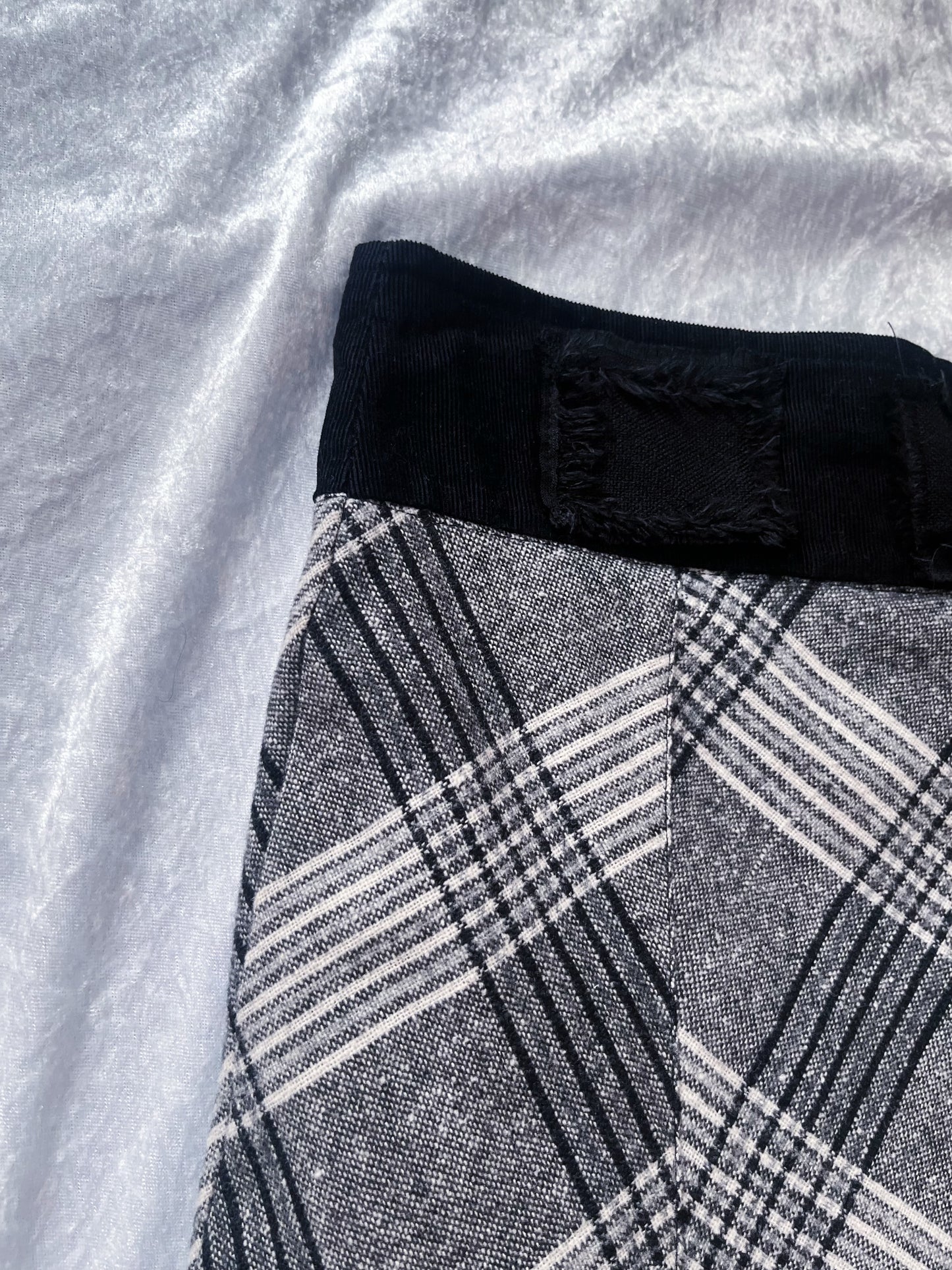 00’s witchy/mermaid tartan grey cotton skirt with tulle details 🖤