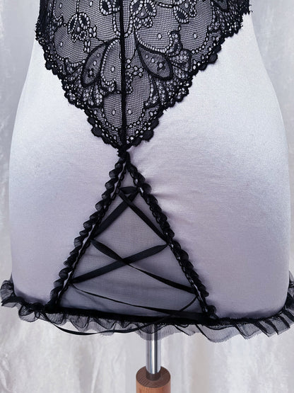 Stunning silver & lace nightgown 🩶🖇️