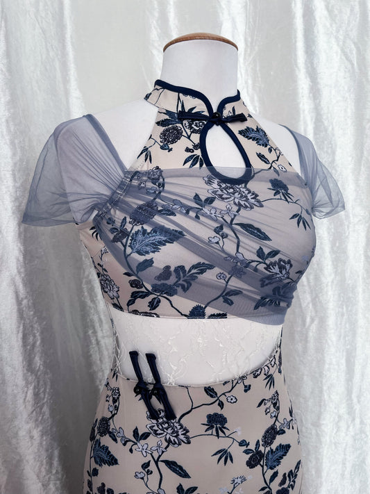 Modern beige Qipao dress with tulle & lace detail 🌀 🍥