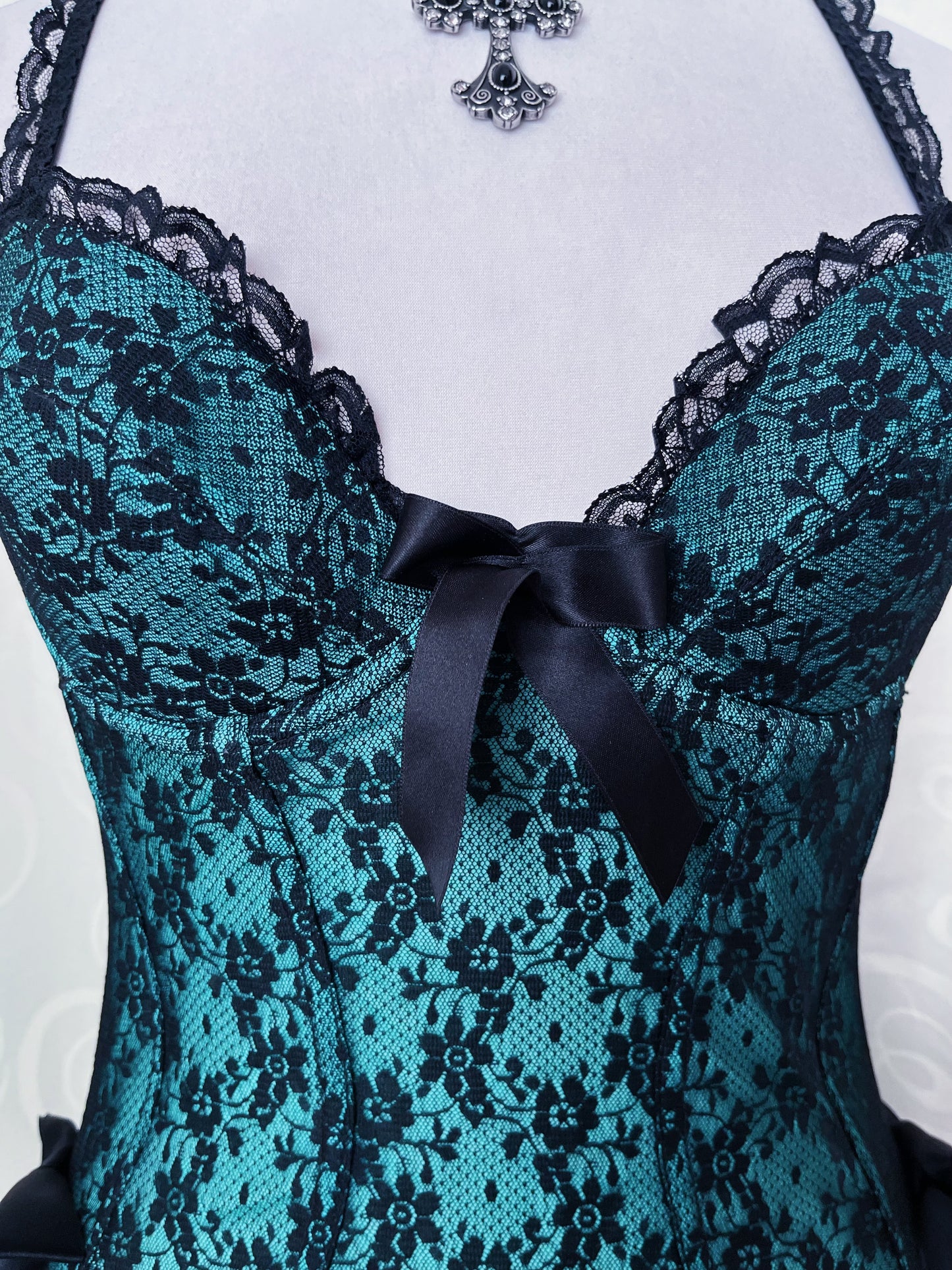 Beautiful whimsy teal bustier top 🫶🌀