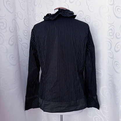 00’s Gothic striped shirt with ruffle details 🖤